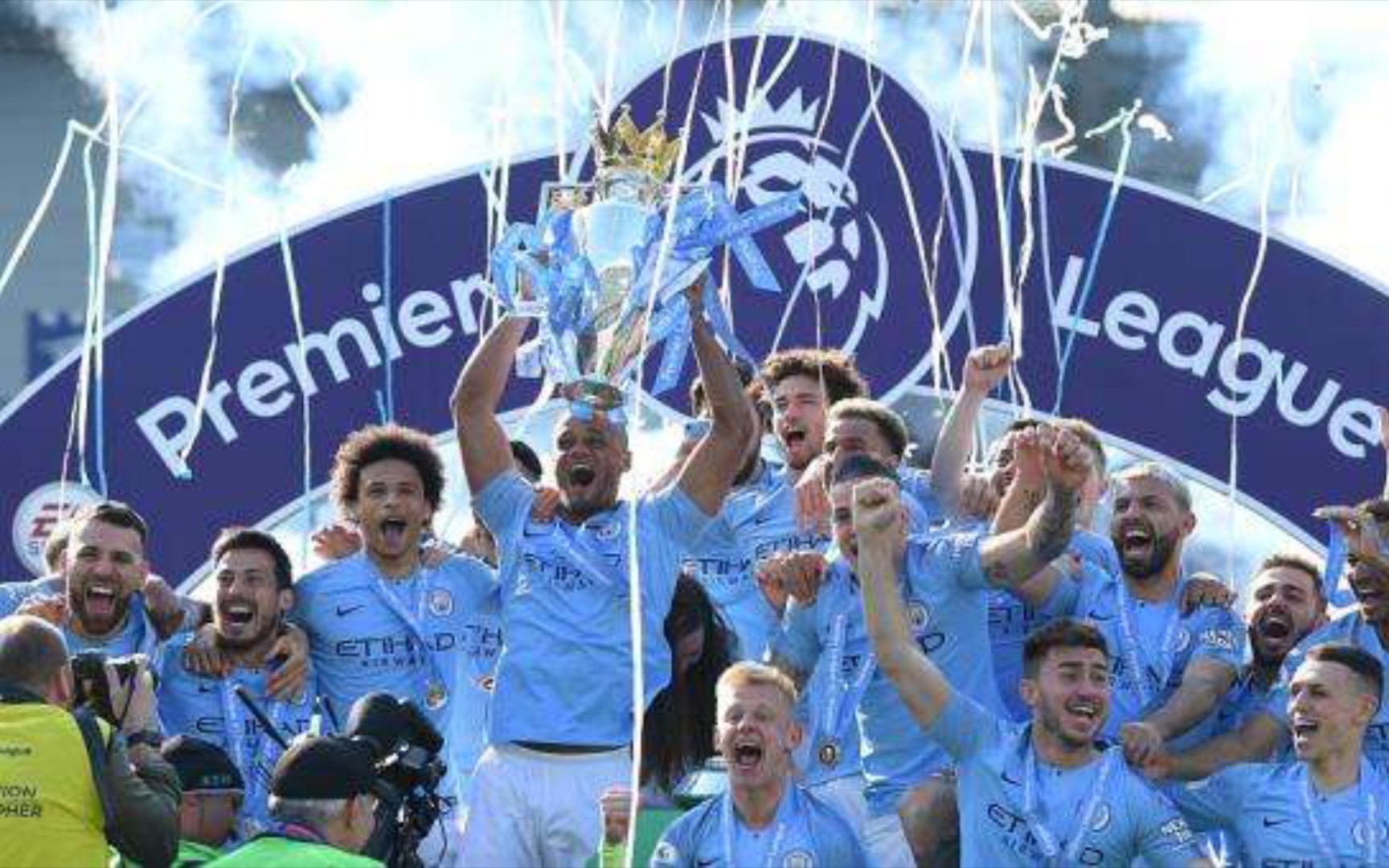 他不仅是在 他不仅是在